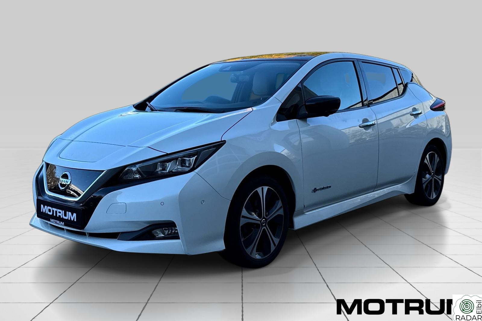 NISSAN Leaf 40kWh 40kWh Tekna 150HK m/ACC Bose Keyless 360*Kam Navi DAB++
