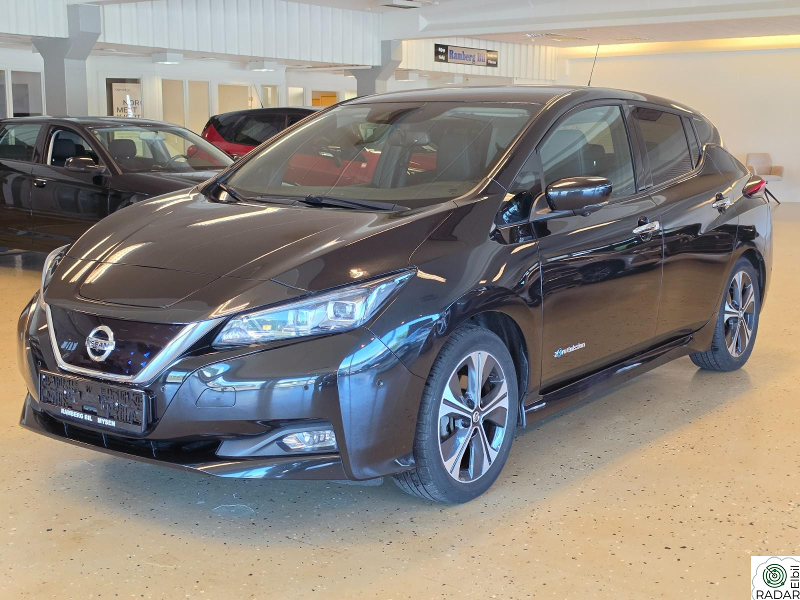 NISSAN LEAF 40kWh 40kWh Acenta 360Kamera Navi Bose Rattvarme P.Varmer ACC