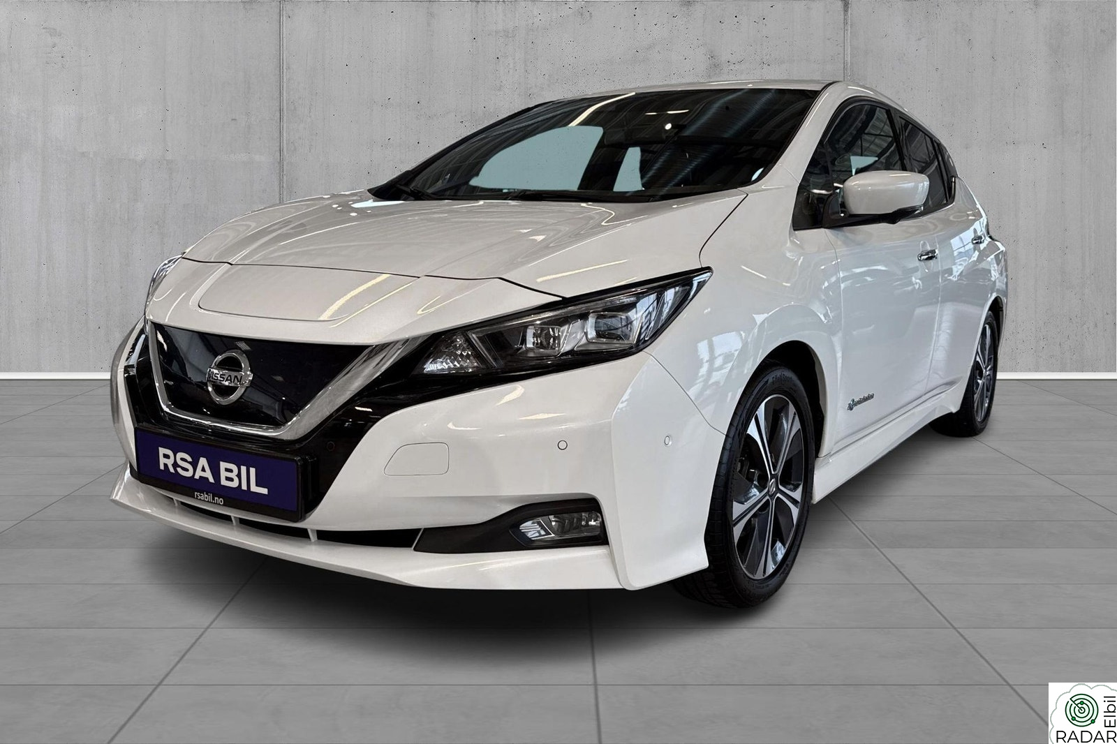 NISSAN LEAF 40kWh 40kwh Tekna Bose Navi Ryggekam+++