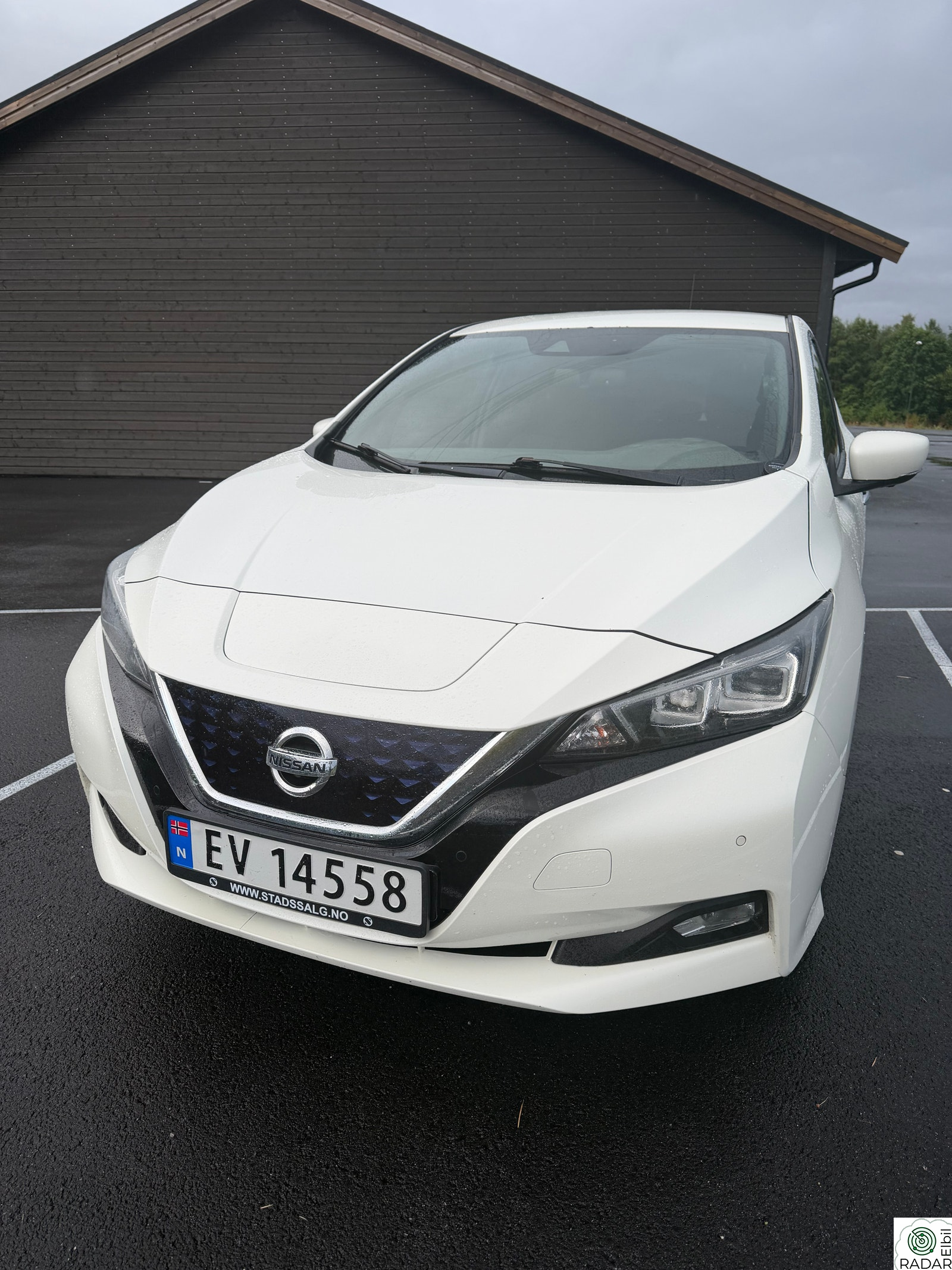 NISSAN LEAF 40kWh Driftssikker bil, status på batteriet: 12 av 12!