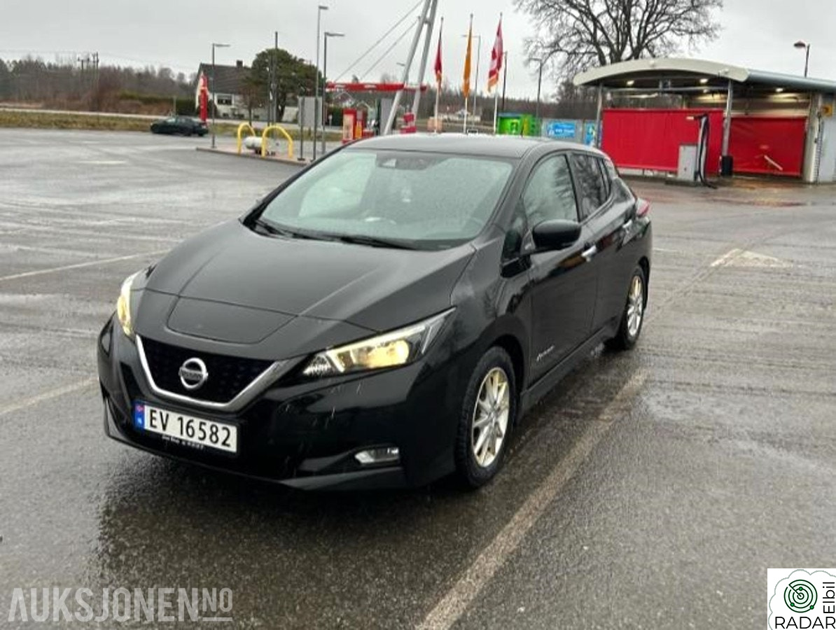 NISSAN LEAF 40kWh adaptiv cruisekontroll keyless parkeringssensor eu ok