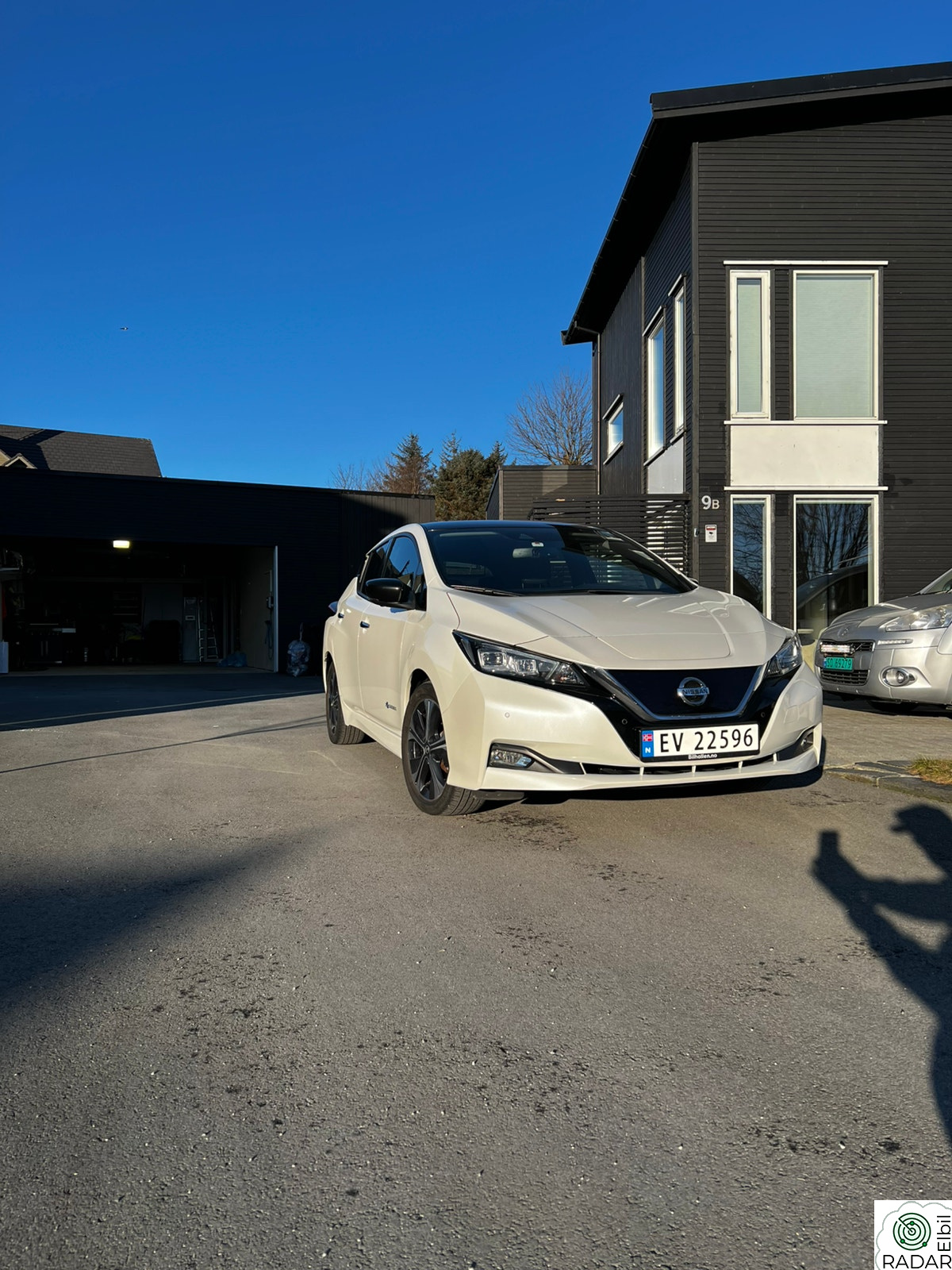 NISSAN Leaf 40kWh VELHOLDT 110KW 40kwh TEKNA/BOSE/360Kamera/Skinn/Navi