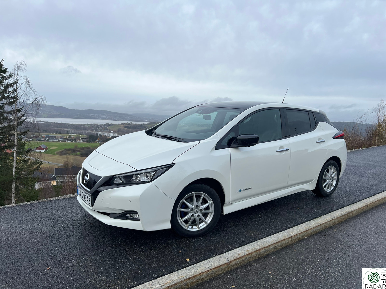 NISSAN Leaf 40kWh 40kWh Tekna 93324 km Eu godkjent til 13/08-2027