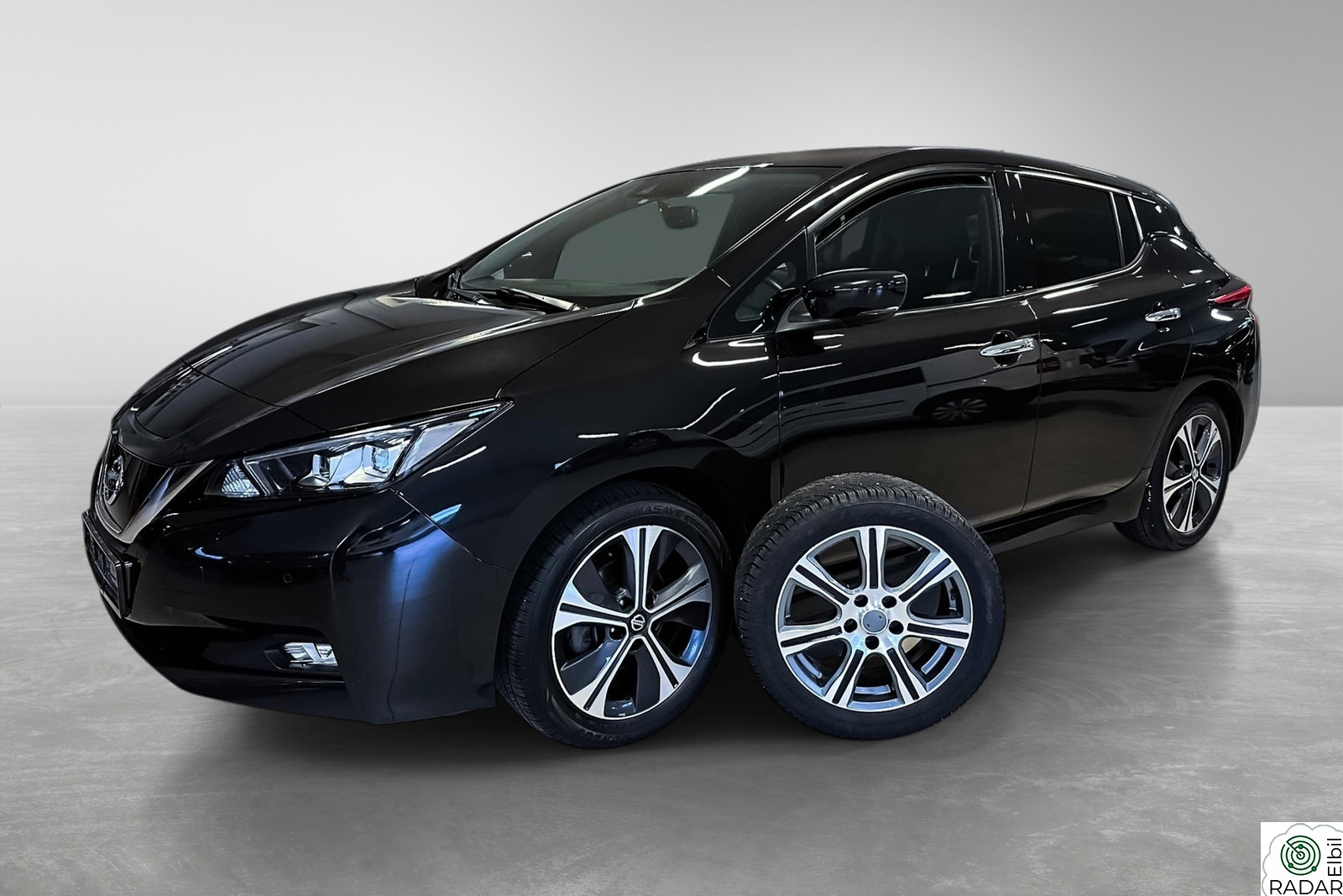 NISSAN Leaf 40kWh 40kWh Tekna Skinn BOSE R.Kam Navi ACC DAB ++