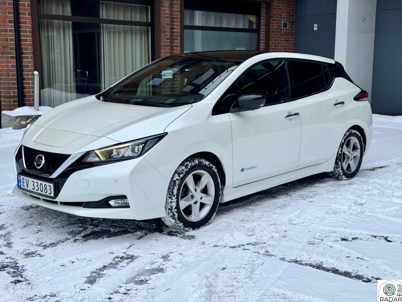 NISSAN Leaf 40kWh 40kWh TEKNA/ TOPPUTSTYRT/ LAV KM. STAND