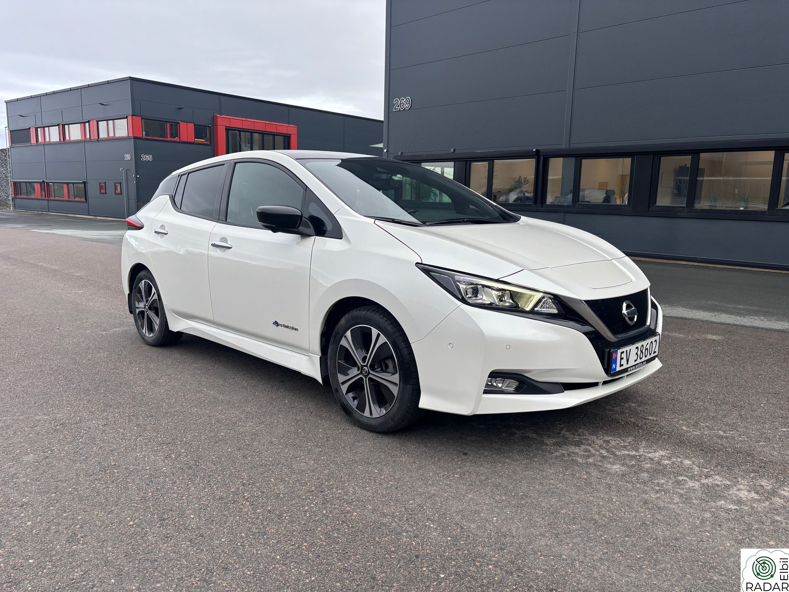 NISSAN Leaf 40kWh 40kWh Tekna /Helskinn/Lav km/Velholdt