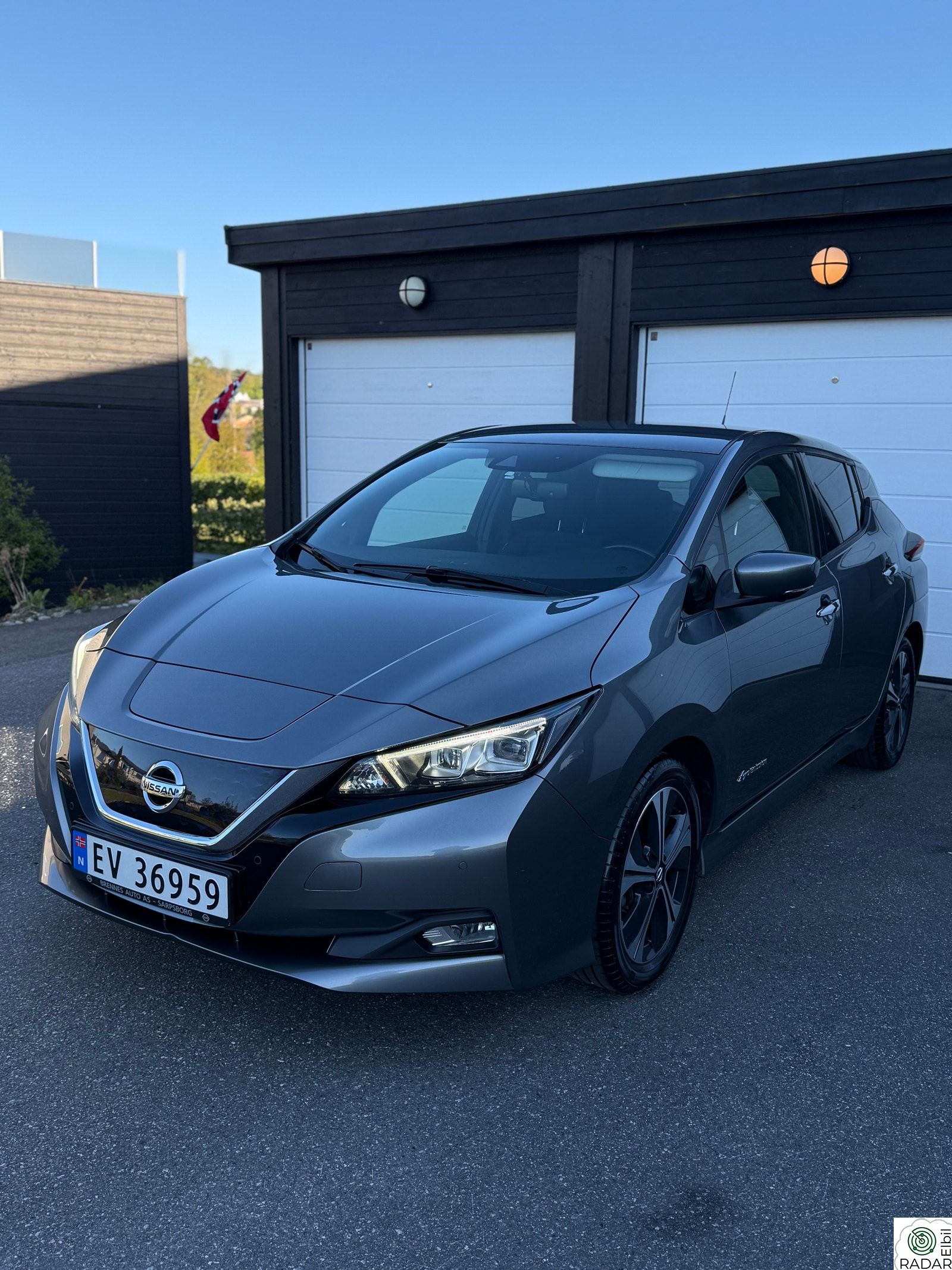 NISSAN Leaf 40kWh VELHOLDT - LAV KM - DAB - V.PUMPE - NAVI - KAMERA -