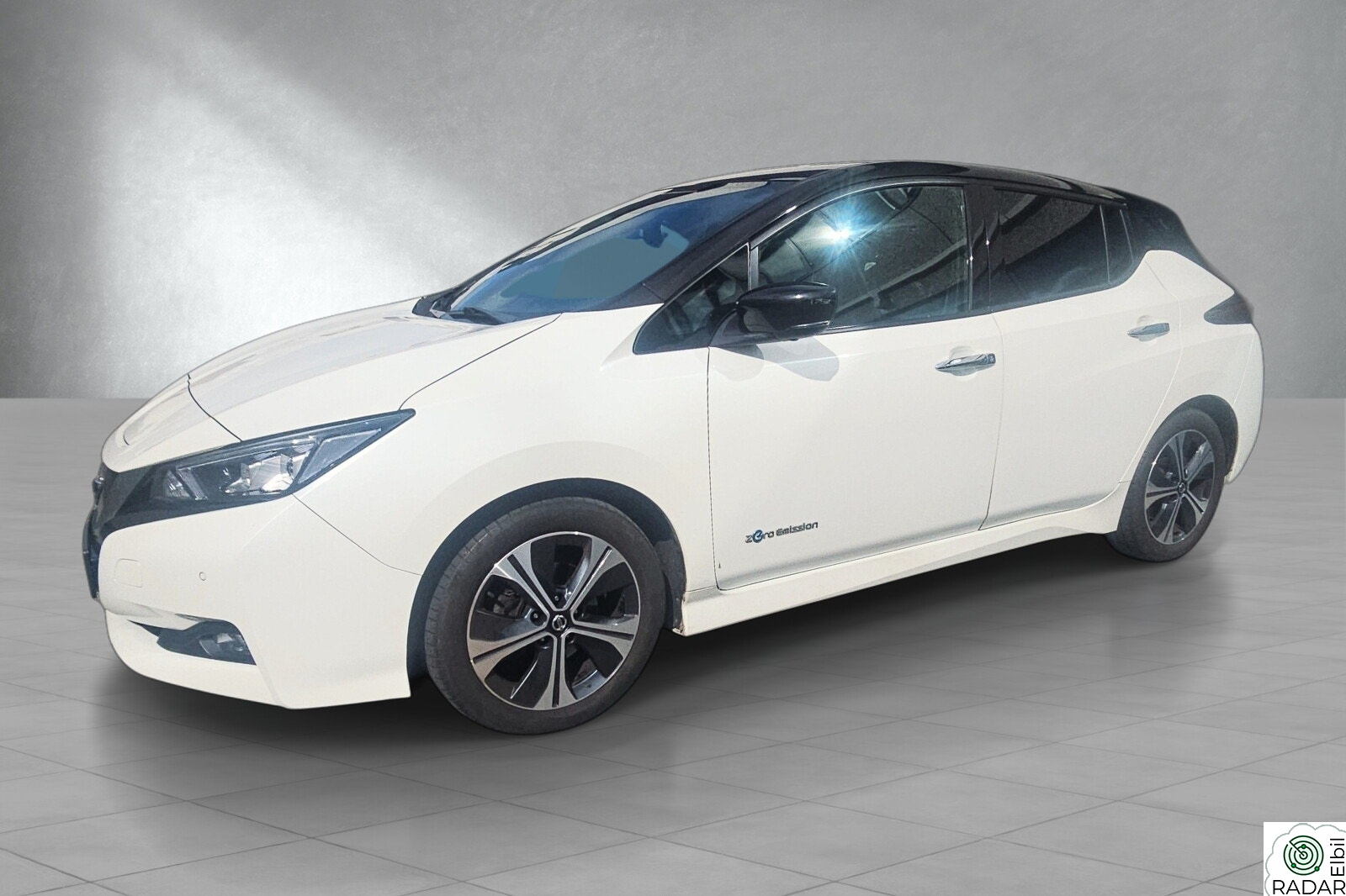 NISSAN Leaf 40kWh 40kWh Tekna NAVI-BOSE-PROPILOT-360 KAMERA