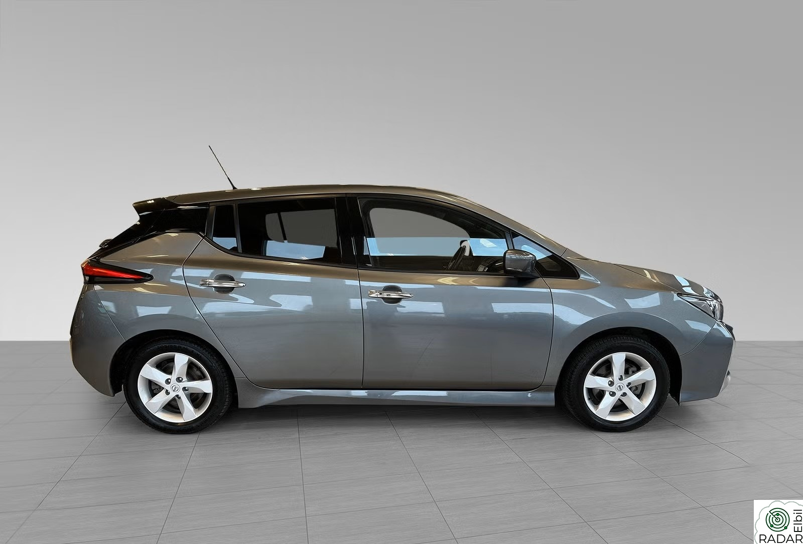 NISSAN Leaf 40kWh 40kWh Tekna Topputstyrt 270 km rekkevidde EU mars 2026