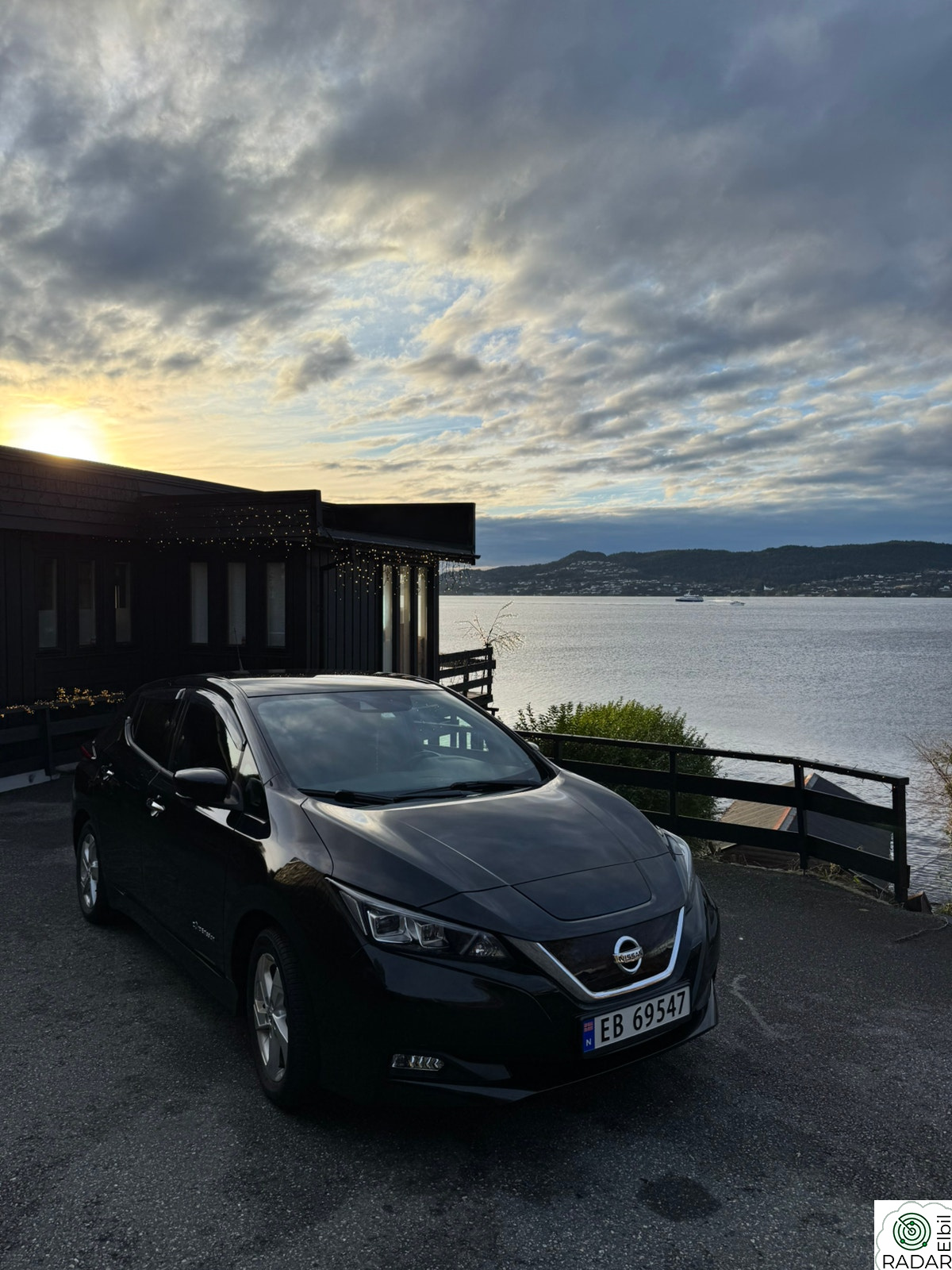 NISSAN Leaf 40kWh 40 kWh Tekna | Svart | Lav km | Komplett historikk