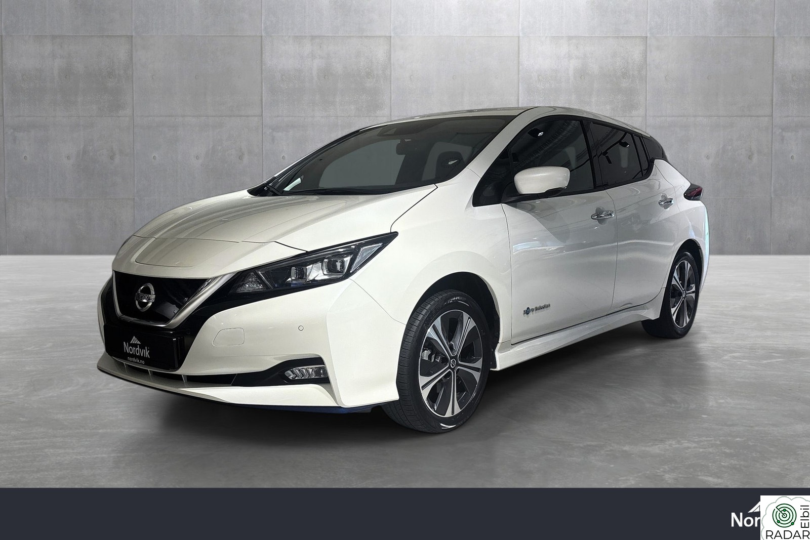 NISSAN Leaf 62kWh CC / Varme I Ratt / 360 Kamera / Lav Km