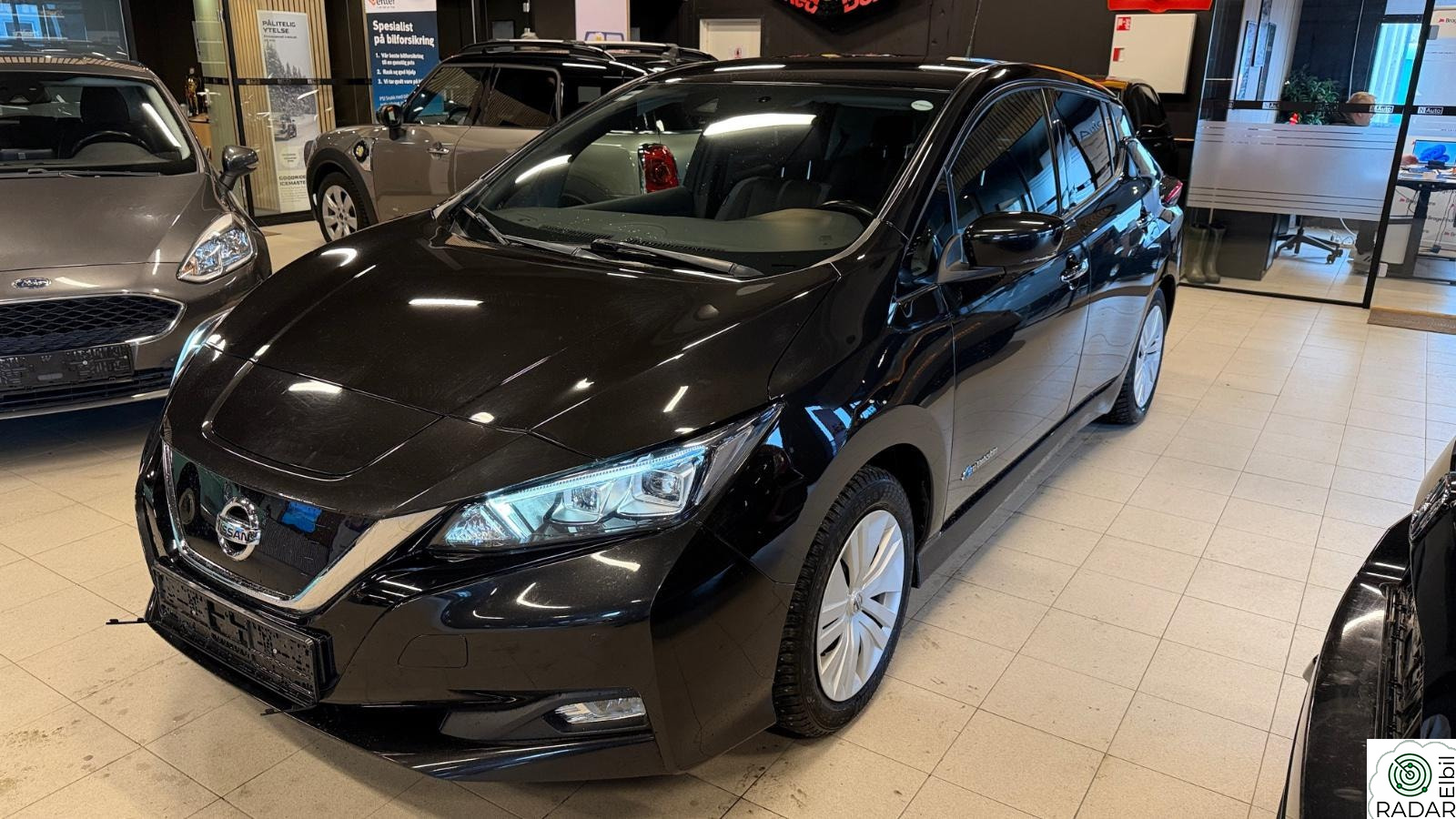 NISSAN Leaf 40kWh EN EIER/Skinn/NY EU/ DAB/ 360 kamera/ TEKNA