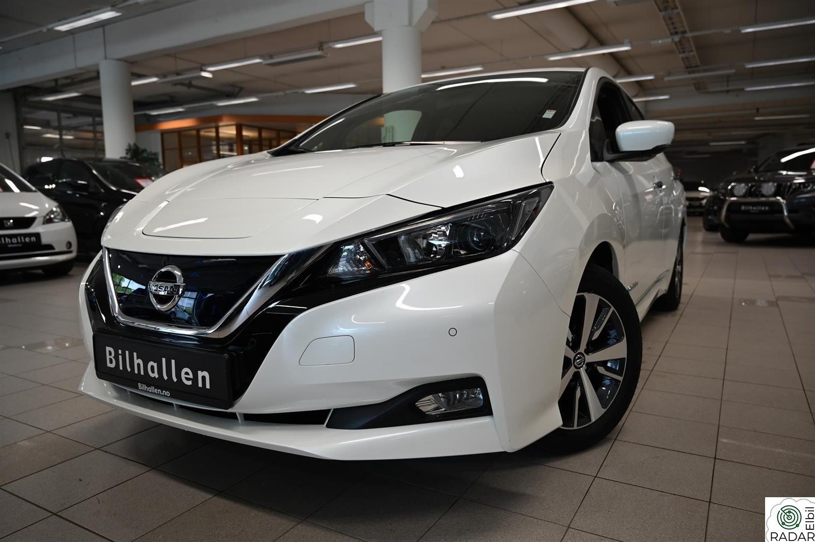 NISSAN Leaf 40kWh 40KWH Acenta - LAV KM !!