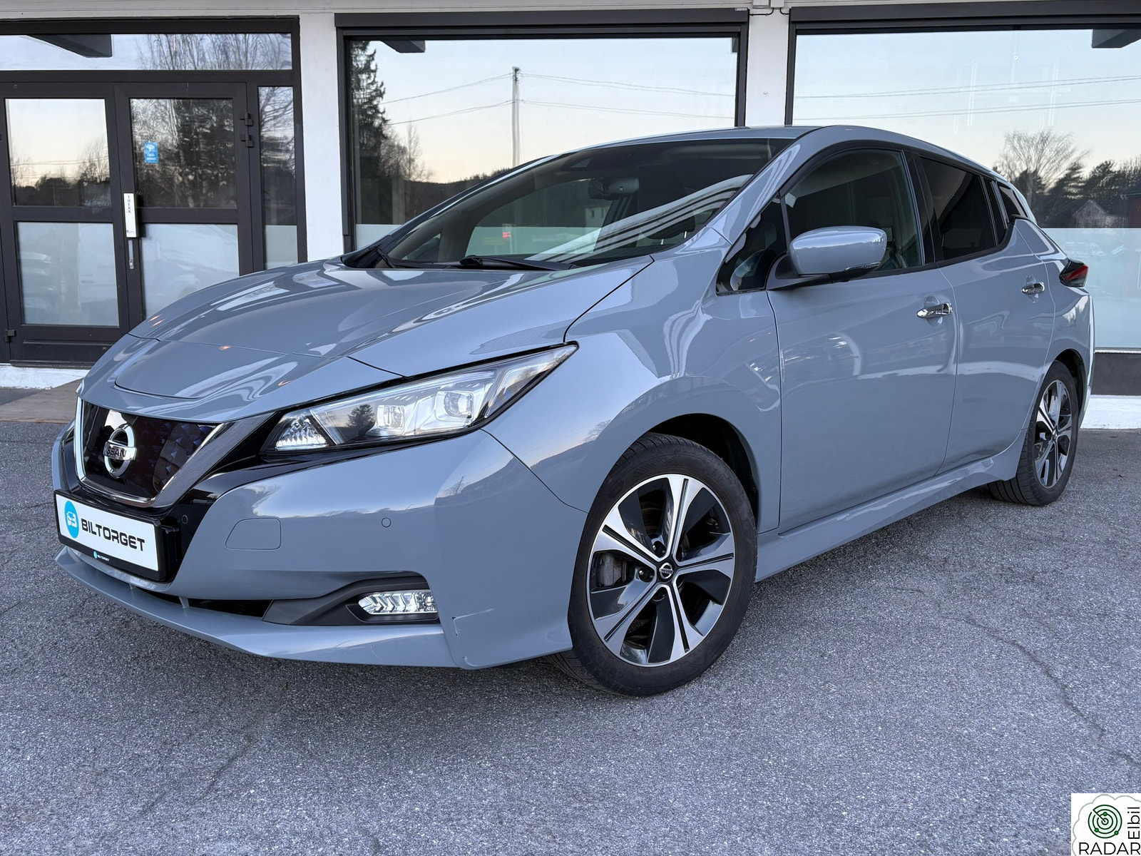 NISSAN LEAF 40kWh 40kWh N-Connecta/360 kamera/Navi/Varmepumpe/Ny service