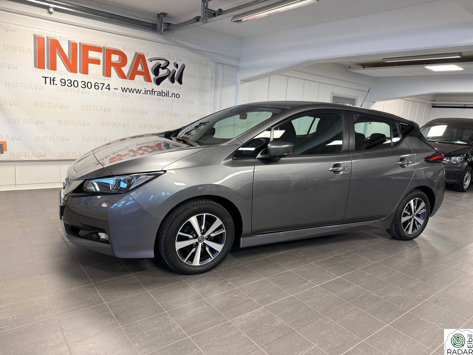 NISSAN LEAF 40kWh ACC+360 KAMERA+NAVIG+VARME I RATT+++