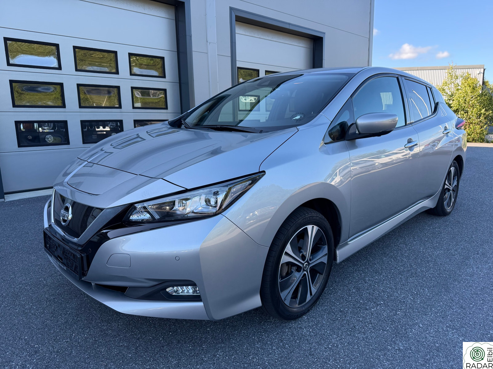NISSAN LEAF 62kWh 62kWh 218Hk 385Km WLTP 360Kam Skinn Navi DAB+