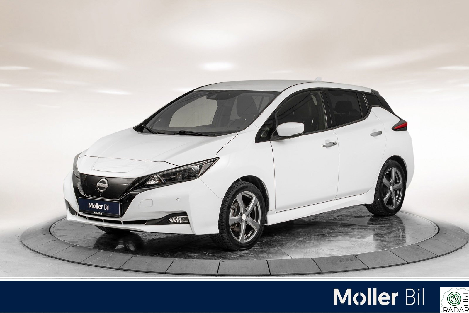 NISSAN Leaf 40kWh 39kWh Tekna - 360.Kam, LED, Keyless, Navi