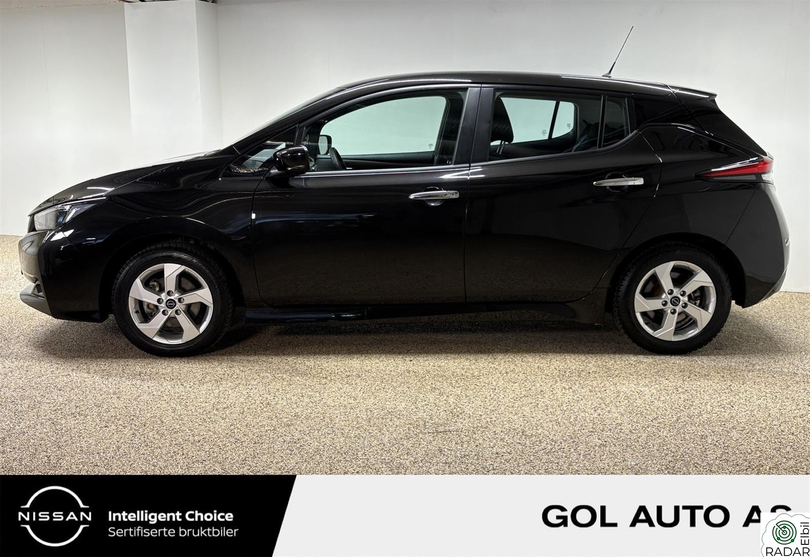 NISSAN LEAF 40kWh 40kW Visia LAV KM 2 sett hjul Kun 11.500km