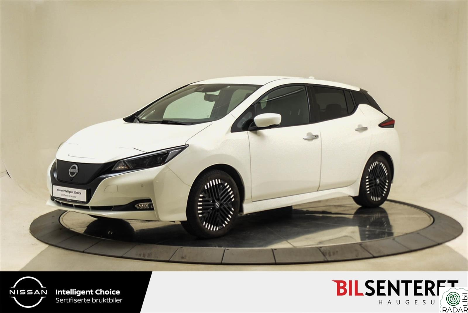 NISSAN LEAF 40kWh N-Connecta 39 KWH 360 kamera, Navi, Delskinn + +