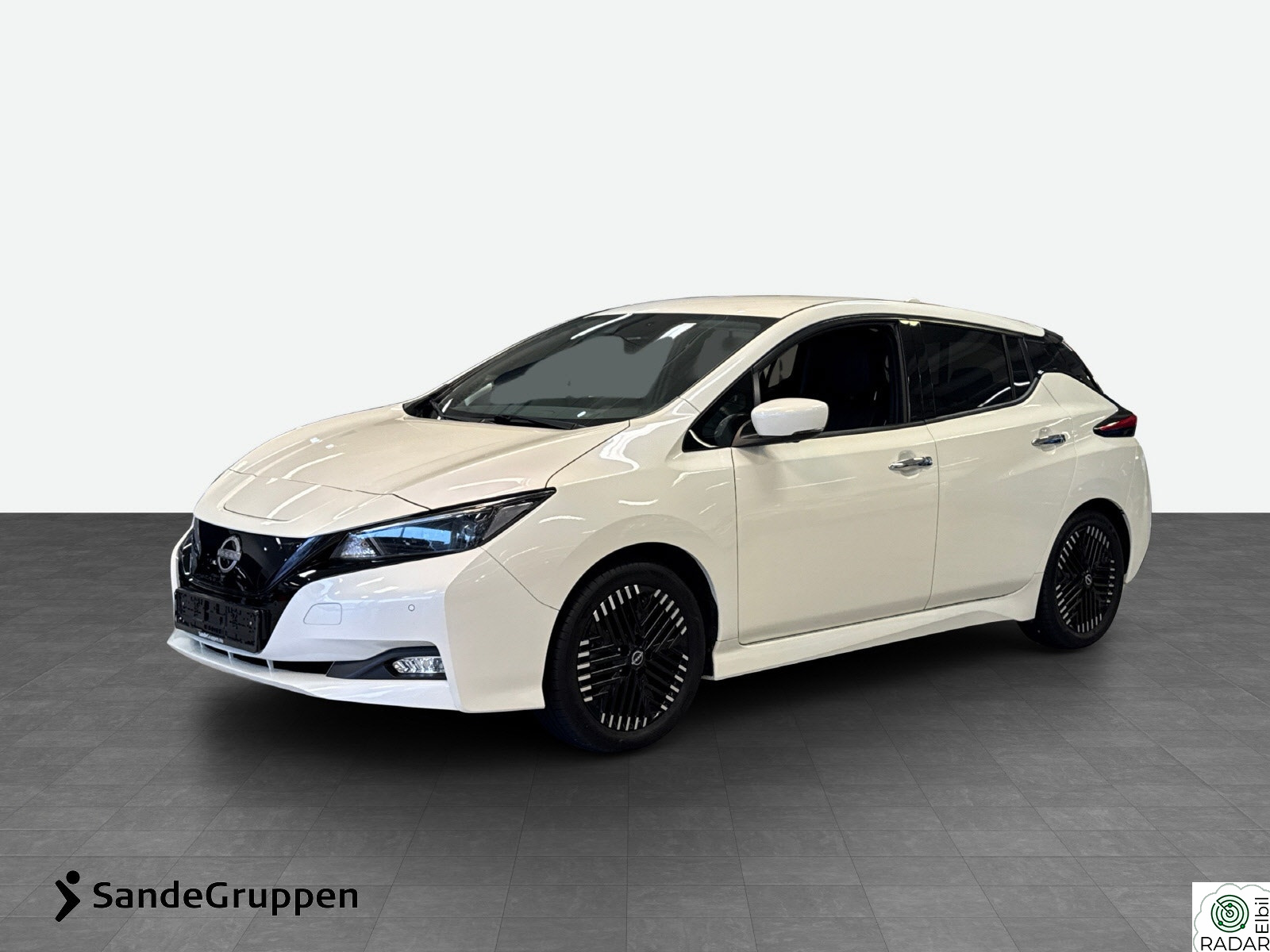 NISSAN LEAF 40kWh 39kWh N-Connecta L.Klar /360 kamera/Delskinn/Norsk Bil