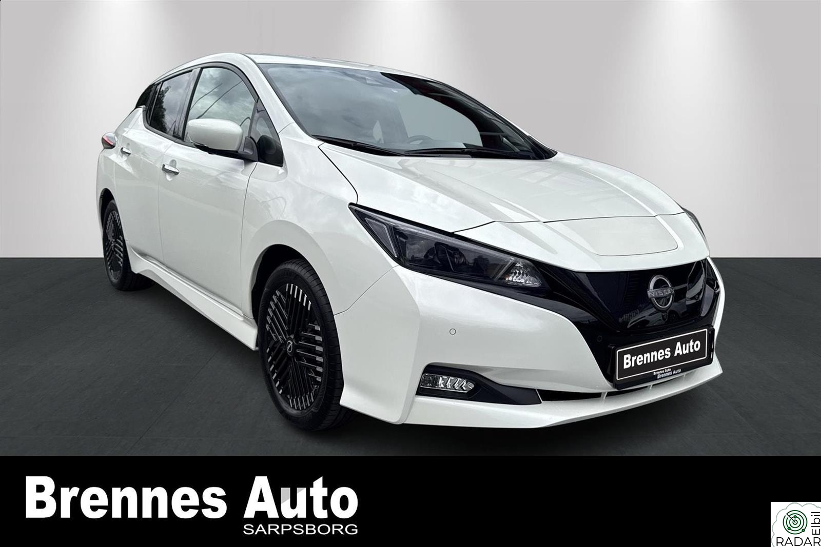 NISSAN LEAF 40kWh 40KWH Tekna / BOSE / NAVI / APP / Skinn