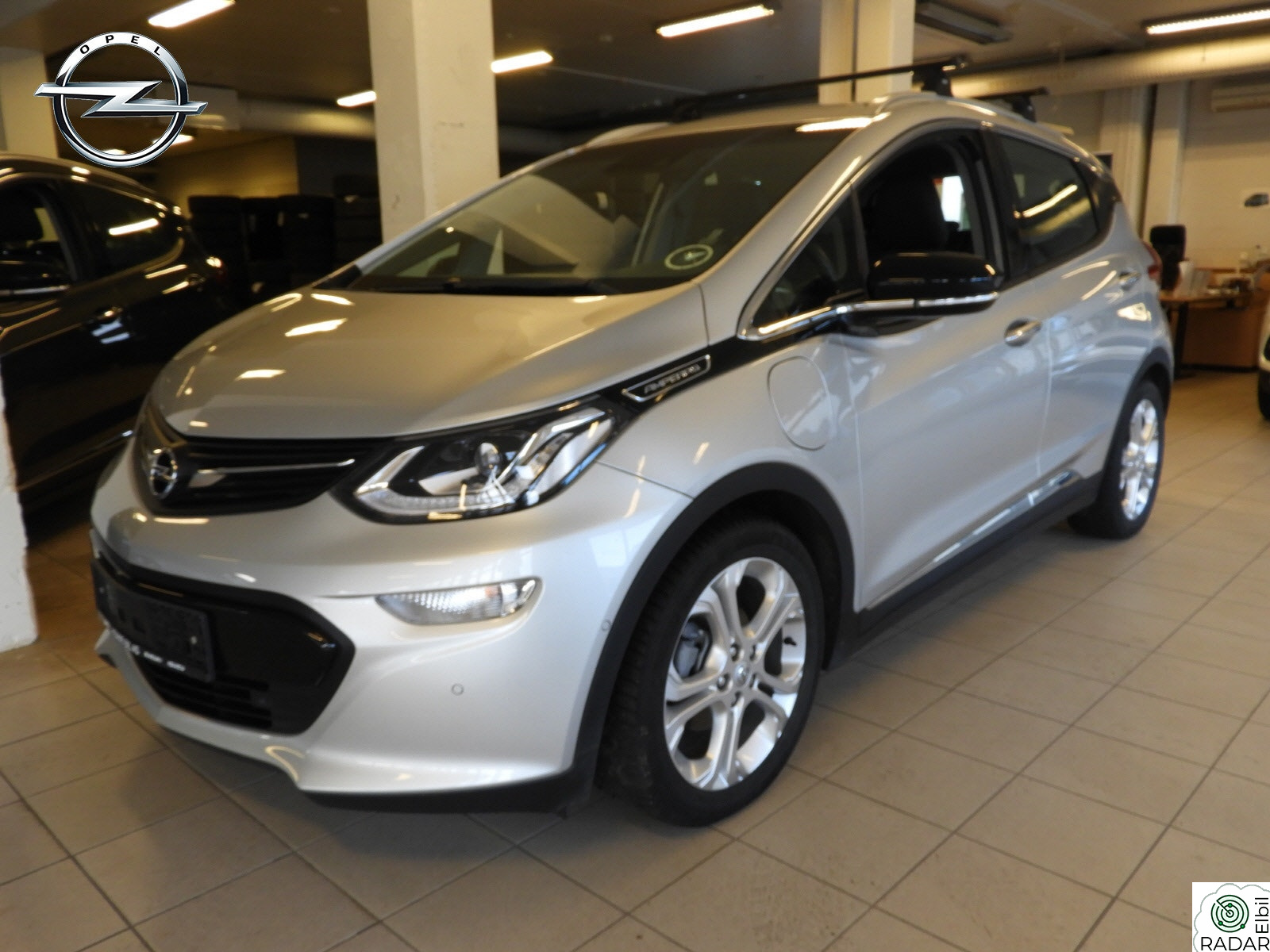 OPEL Ampera-e Premium med skinnseter og BOSE® lydanlegg LAV KM!