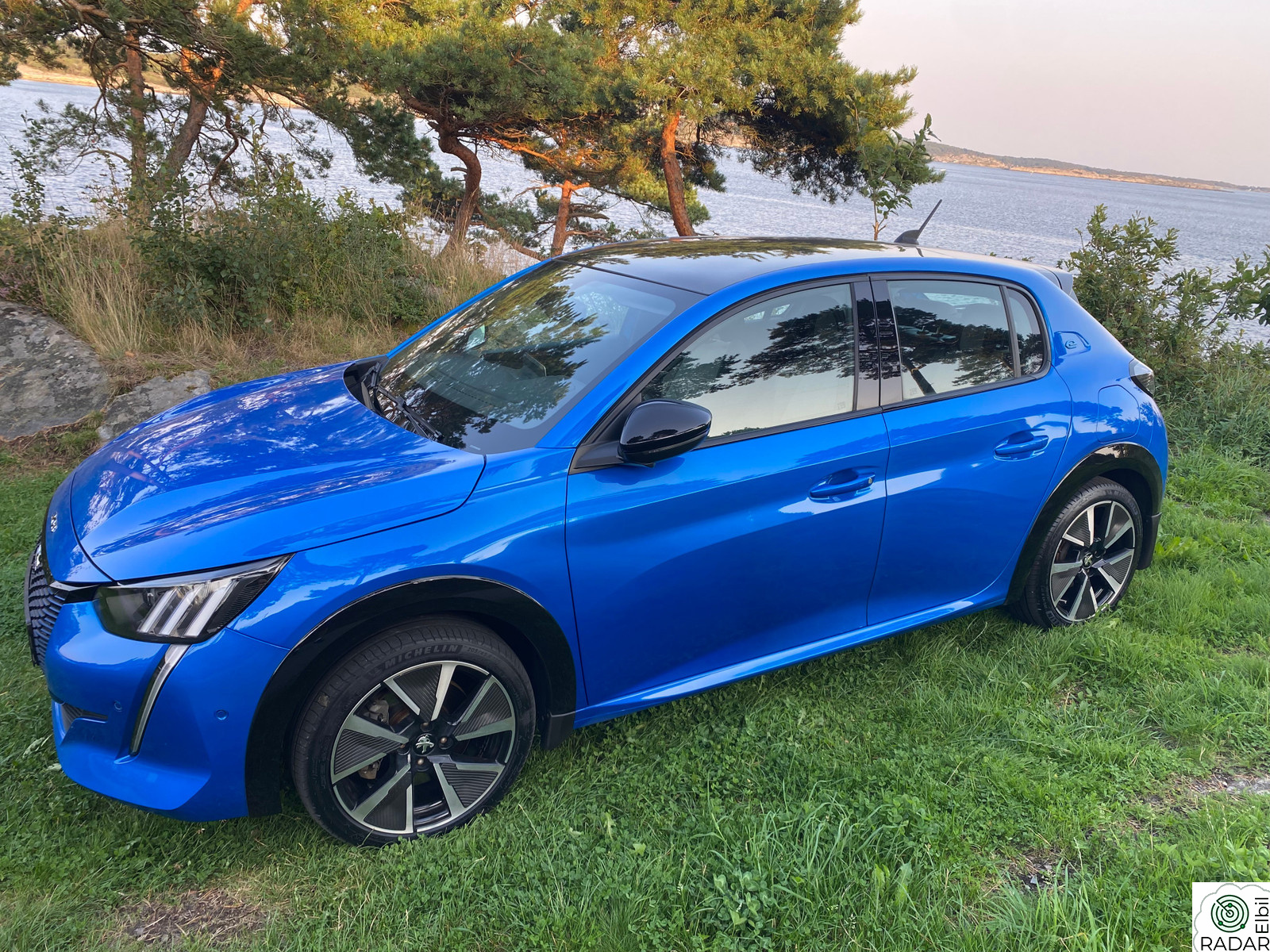 PEUGEOT 208 GT.Ser ut som ny!136hk.Skinn.Pano.Nybilgar.Ny EU/serv