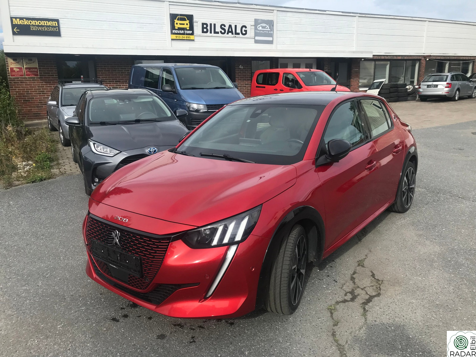 PEUGEOT 208 GT 136HK BATTERITEST NY SERVICE R. KAM NAVI