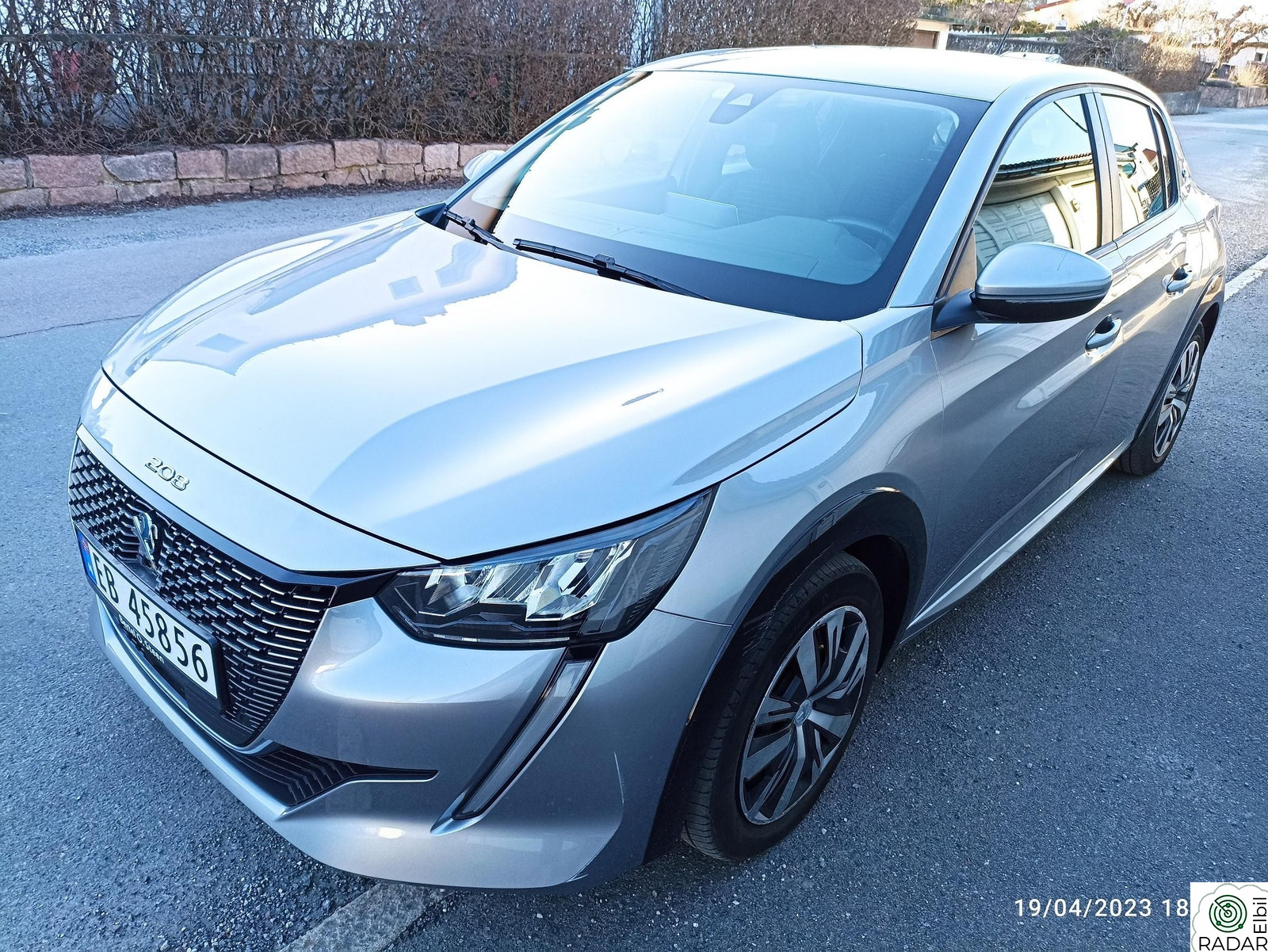 PEUGEOT 208 E-208
