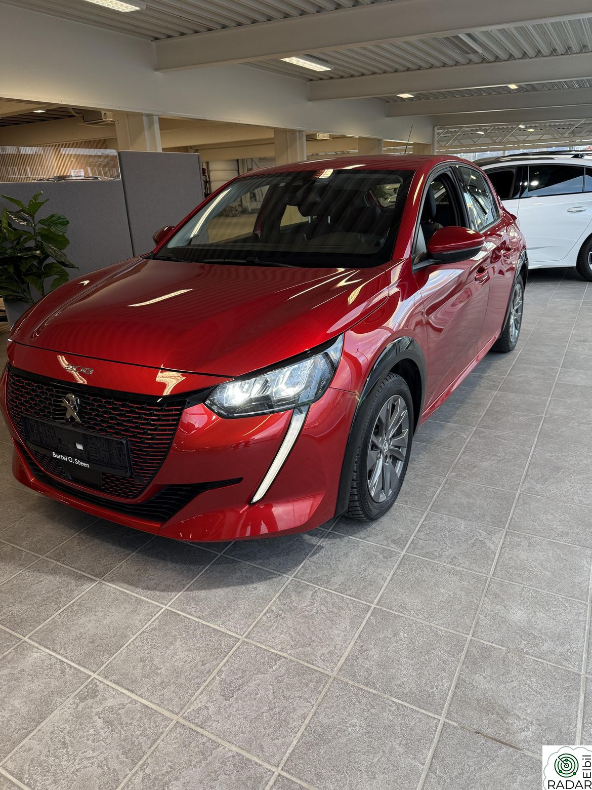 PEUGEOT 208 Rød allure