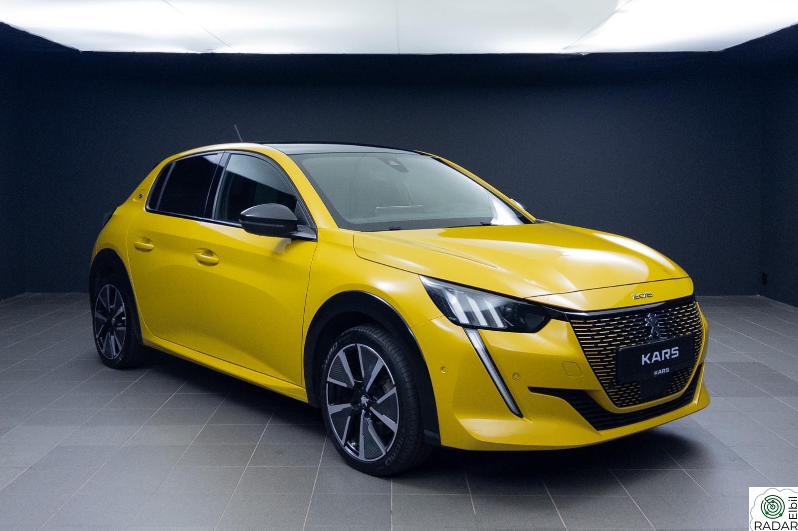 PEUGEOT 208 GT-Line /Panorama /Keyless /Adap.Cruise /Kamera /Navi++