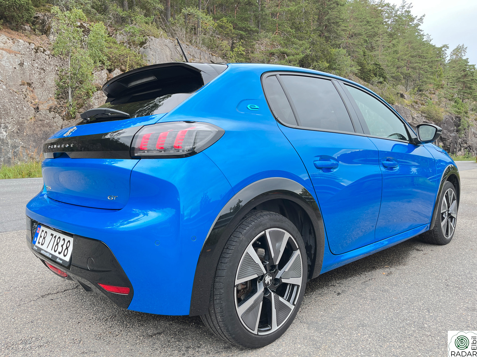 PEUGEOT 208 GT 136hk