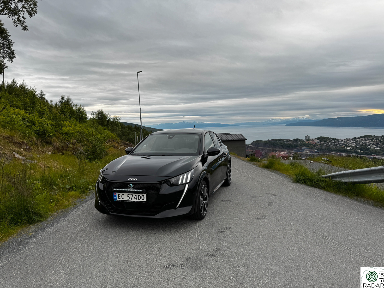 PEUGEOT 208 GT-line