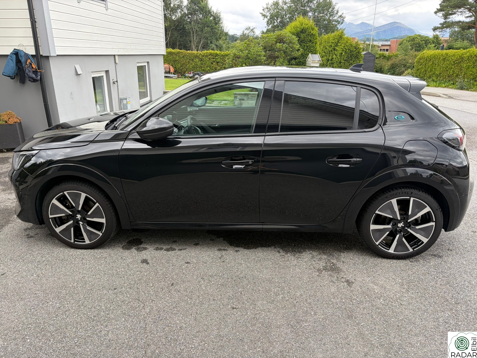 PEUGEOT 208 GT 136hk