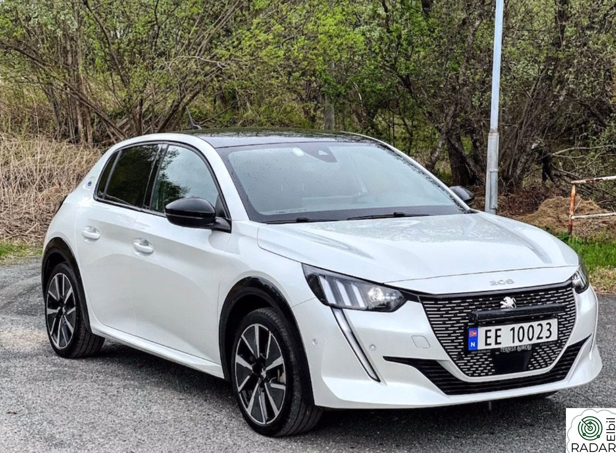 PEUGEOT 208 GT 136hk / ACC / SERVICEAVT / PANORAMA / RKAM ++