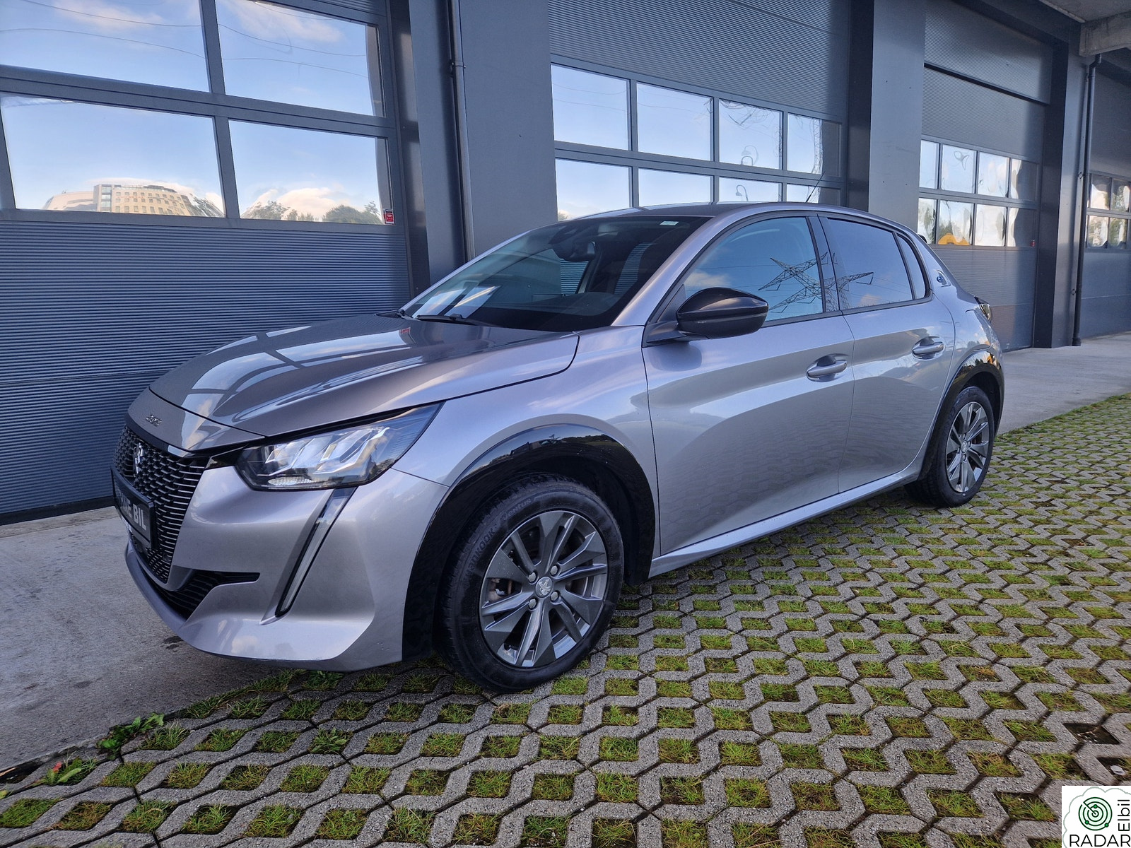 PEUGEOT 208 136 HK-WLTP340 ADAPTIV CRUISE-KAMERA-GARANTI