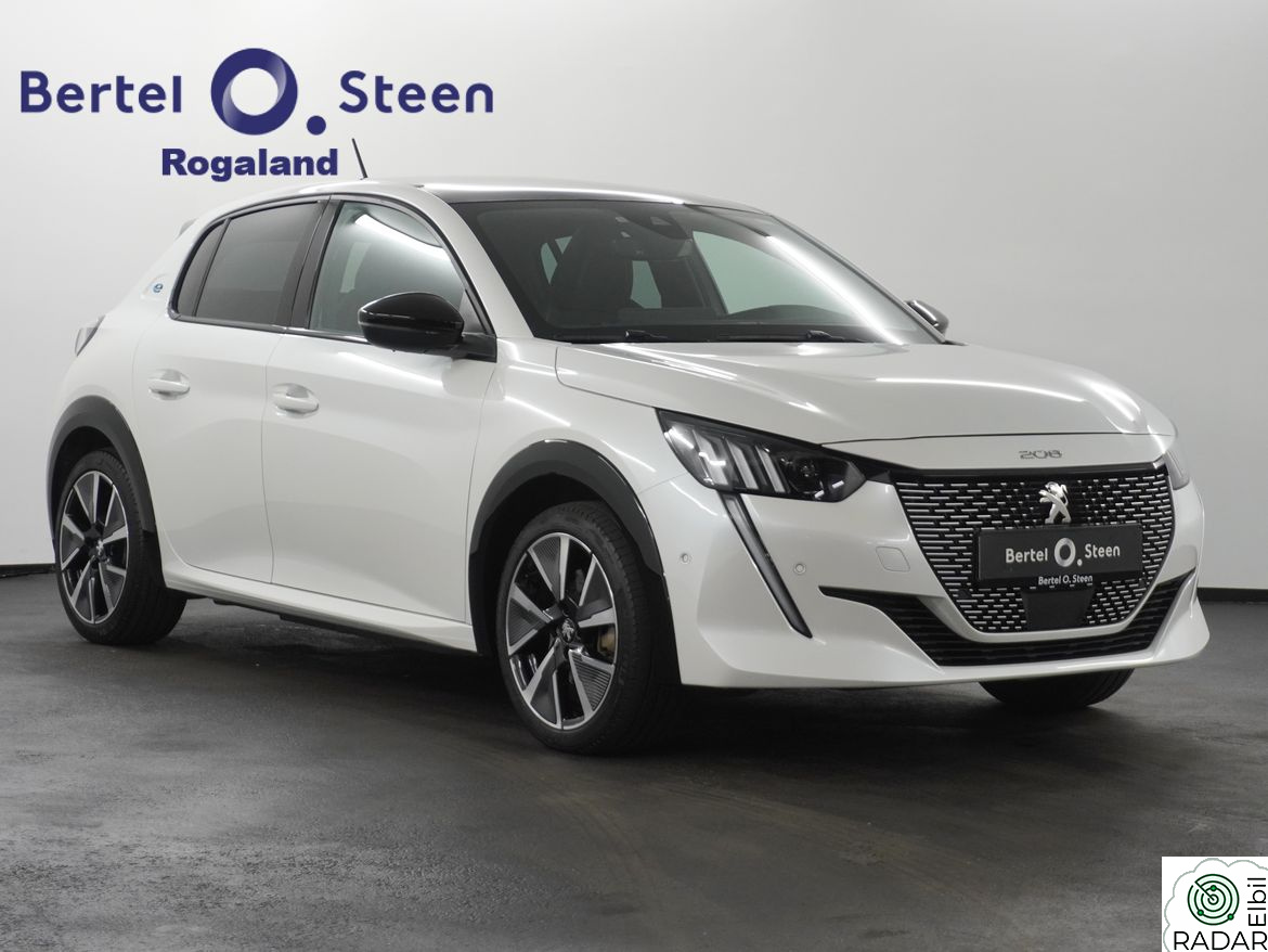 PEUGEOT 208 GT 136 hk, Panorama glasstak