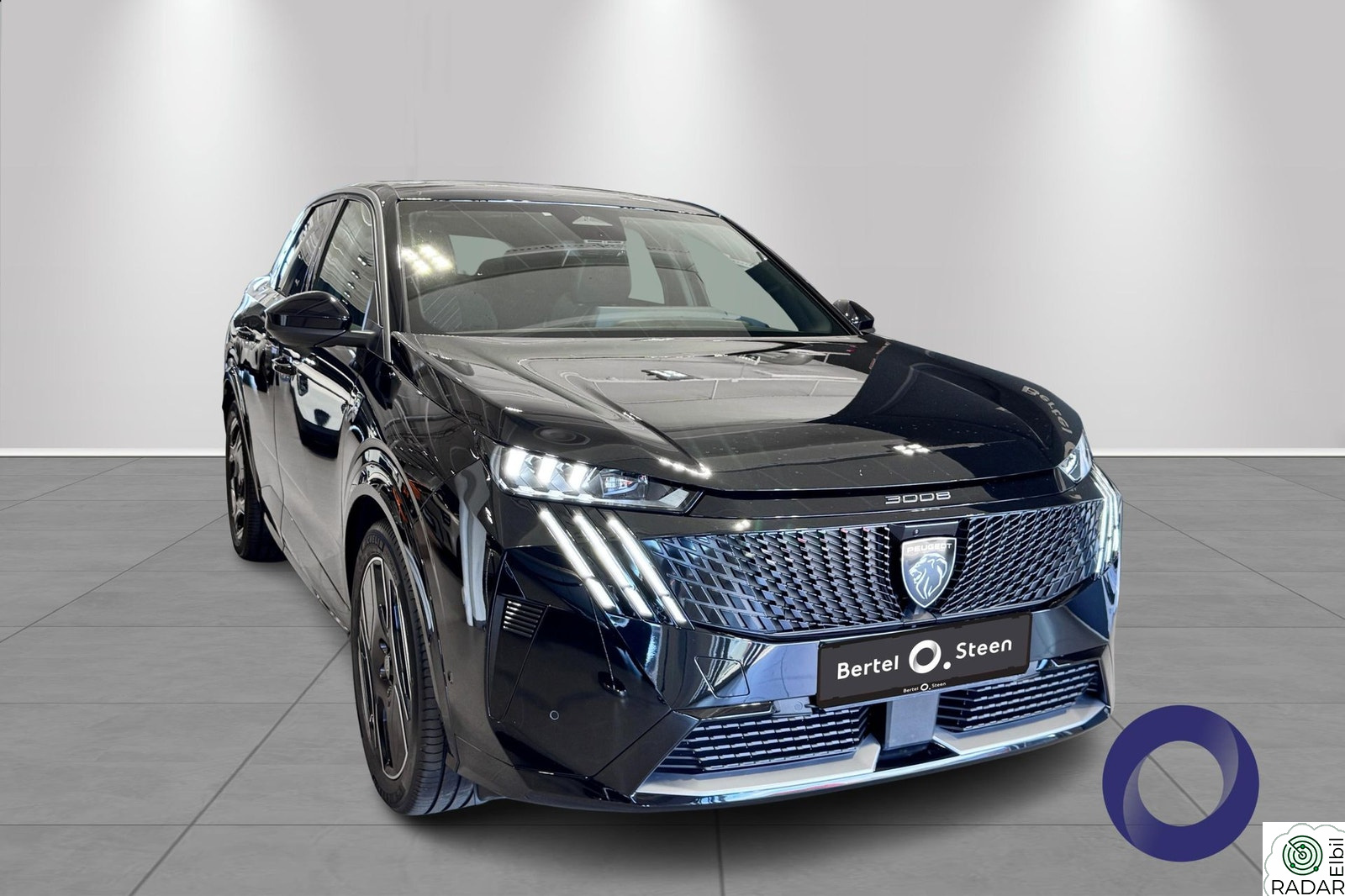 PEUGEOT 3008 GT+ 4WD / Matrix / ACC / 360° kamera / Panorama /