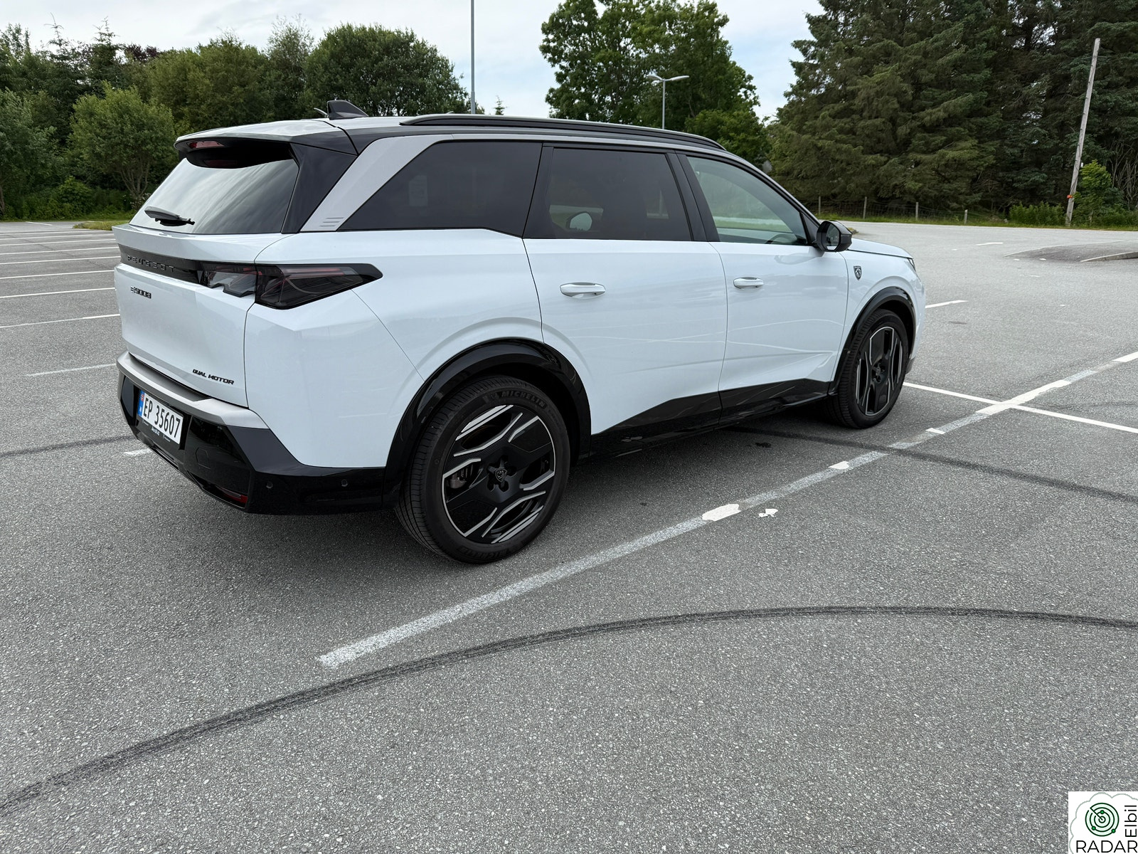 PEUGEOT 5008 GT Executive 325hk 4WD