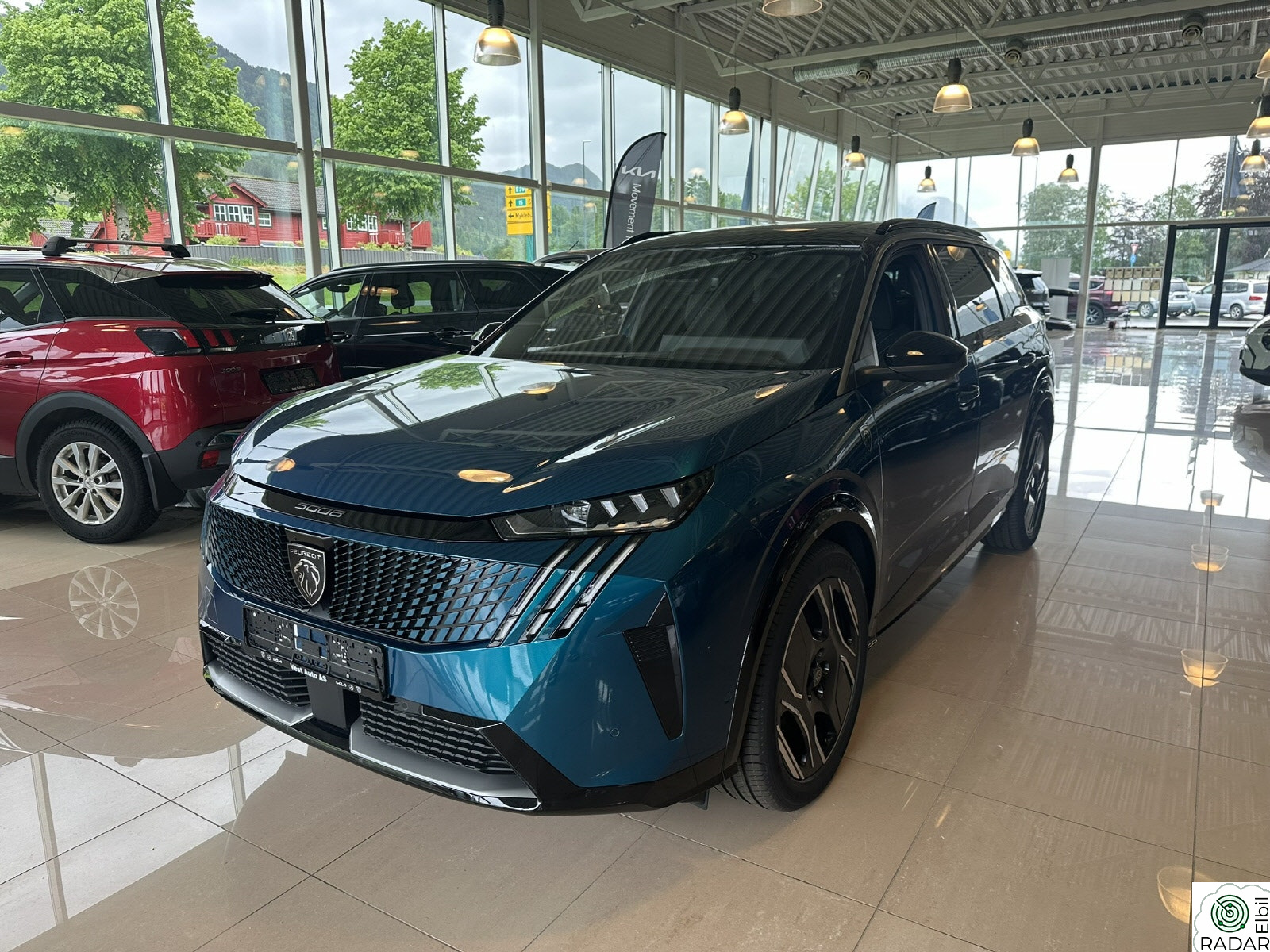 PEUGEOT 5008 GT +325hk 4WD