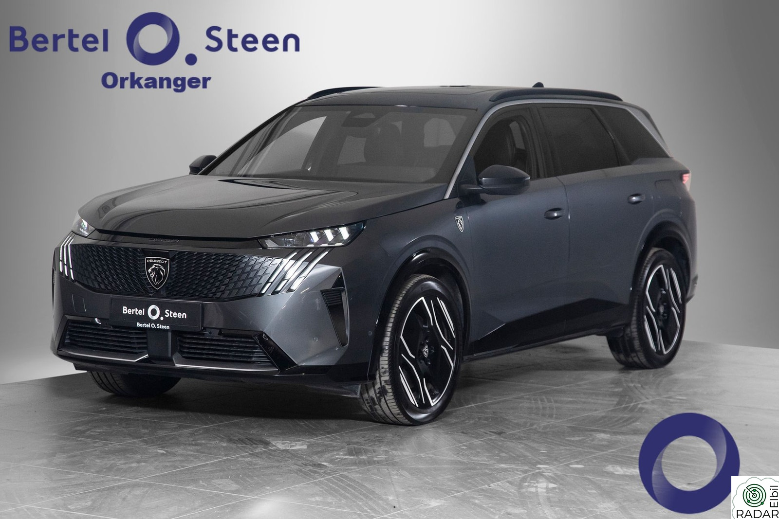PEUGEOT 5008 GT Executive 4x4 | Krok| AGR El-alcantara | Panorama