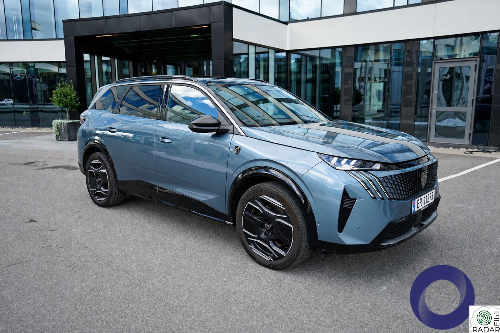 PEUGEOT 5008 GT-Line Executive 4x4 - Godt utstyrt - 7 seter