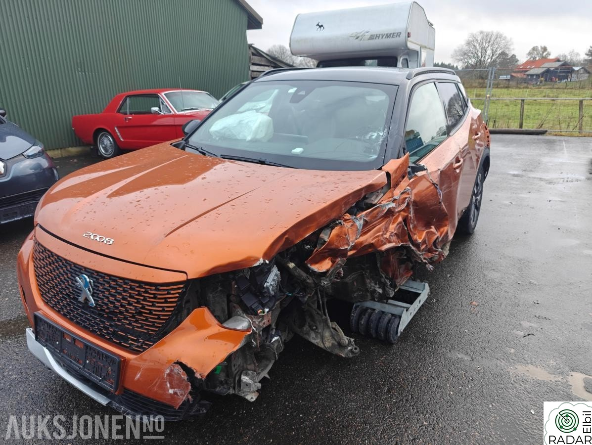 PEUGEOT 2008 136hk kollisjonsskadet