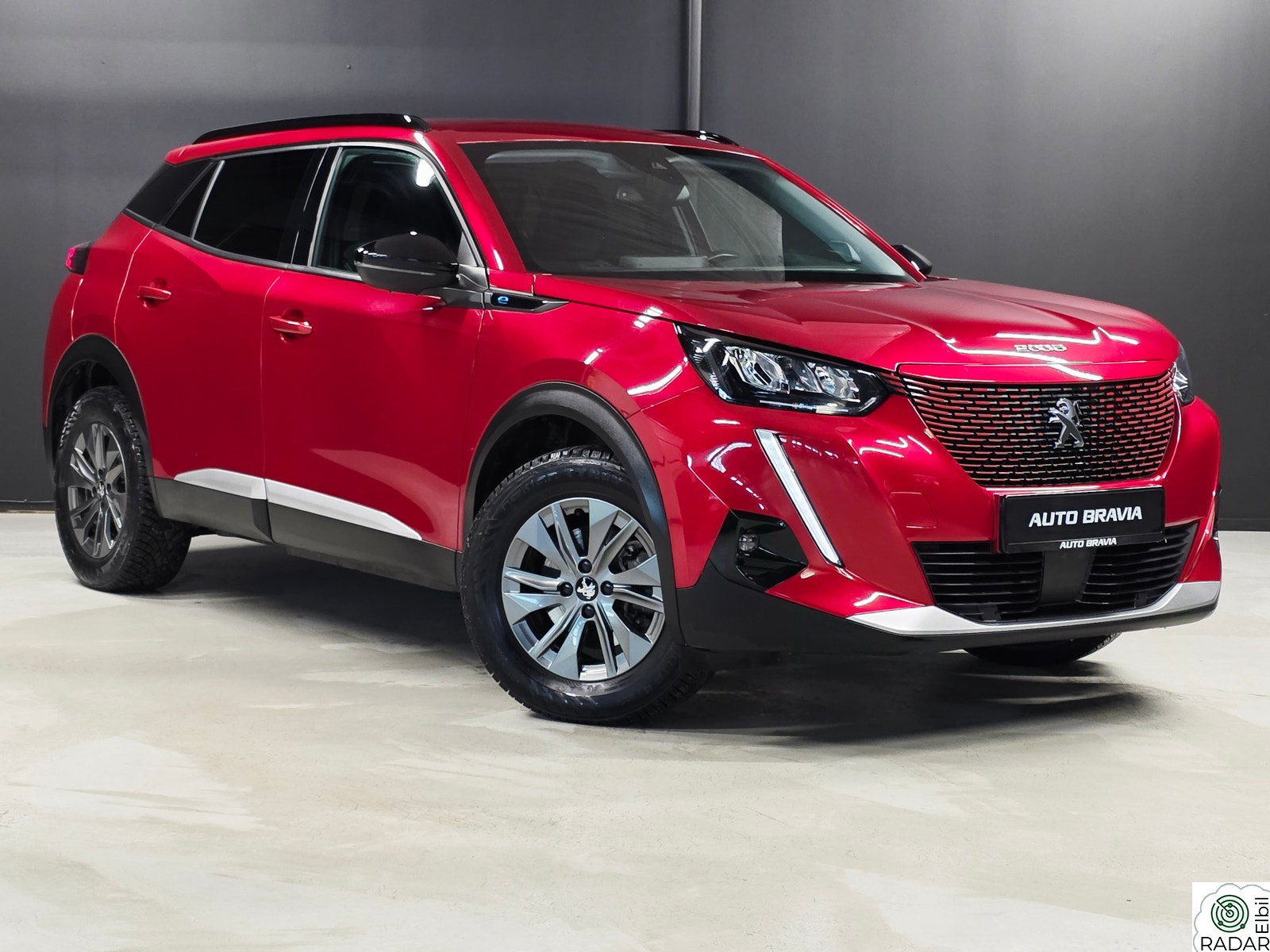 PEUGEOT 2008 ALLURE/136HK/345KM REKKEVIDDE/KAMERA/NYBILGARANTI