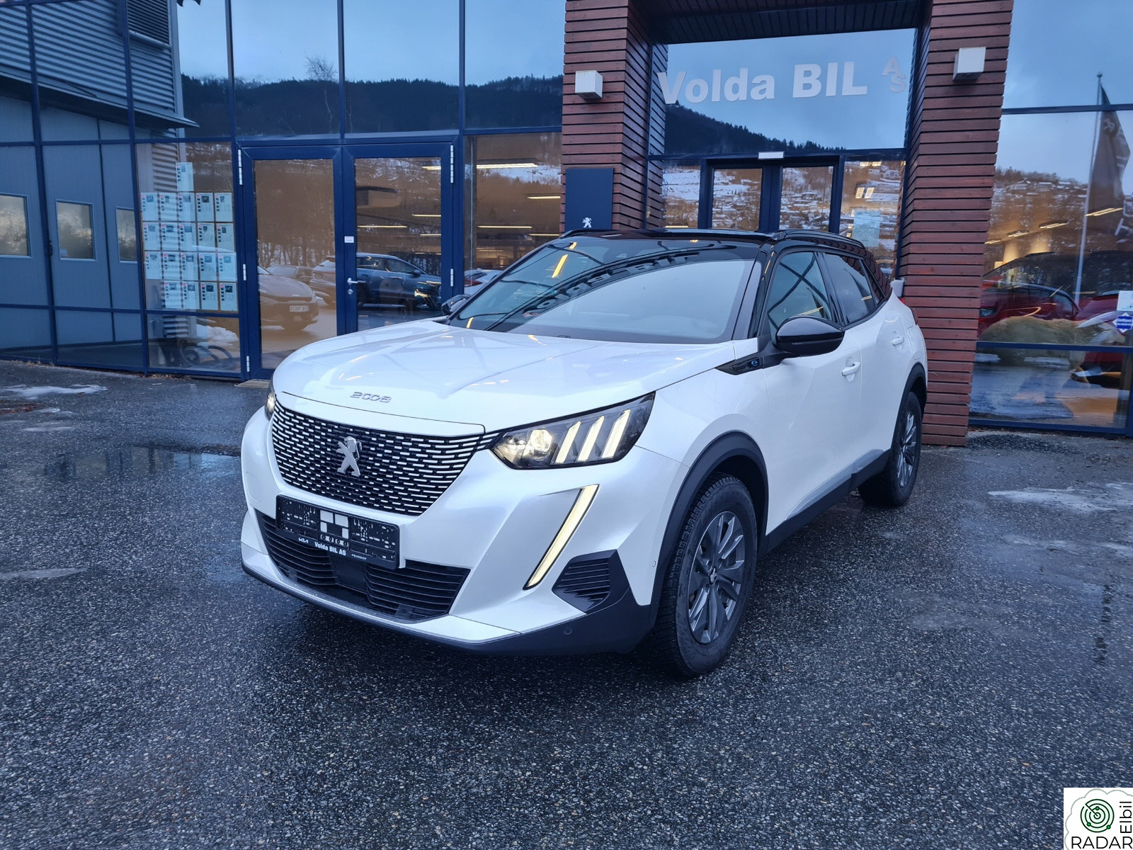 PEUGEOT 2008 GT 136hk Adap.Cruise,Pano,Navi,R.kamera,Proximity,LED