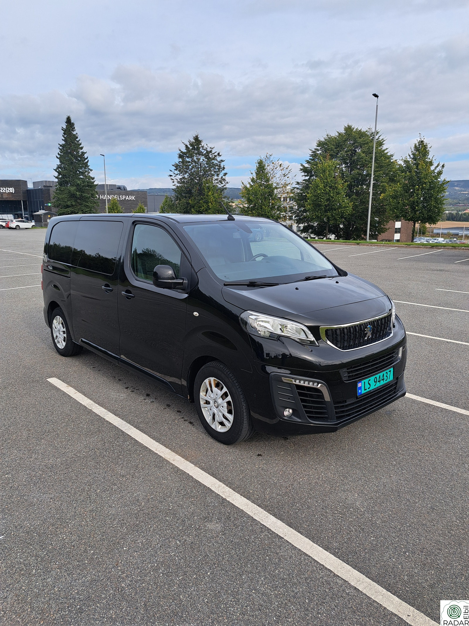 PEUGEOT EXPERT Mester L2 75kWh 136hk