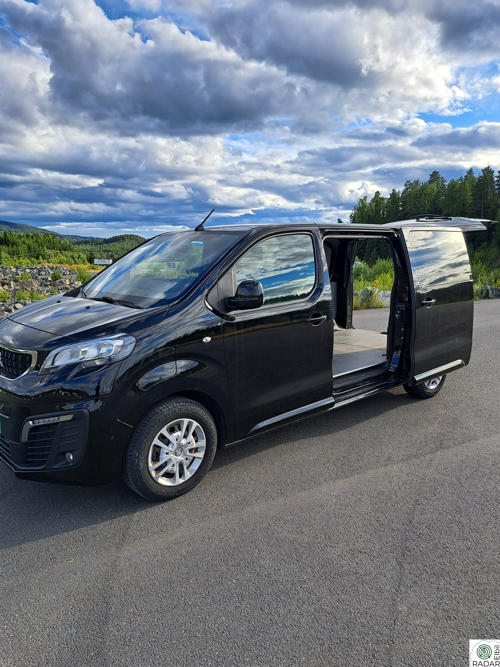PEUGEOT EXPERT Mester L2 75kWh 136hk