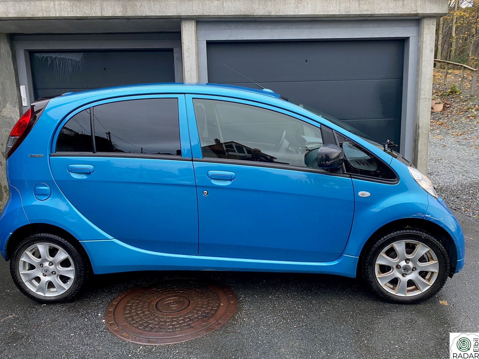 PEUGEOT iOn