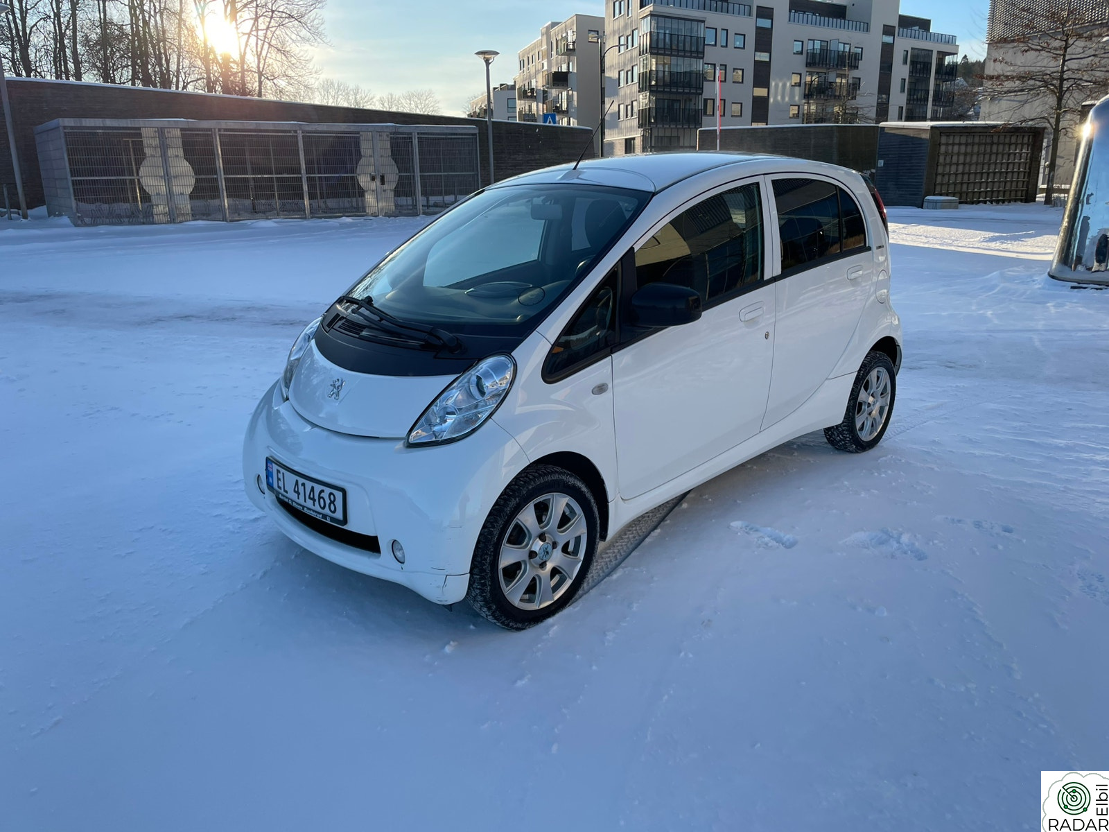 PEUGEOT iOn