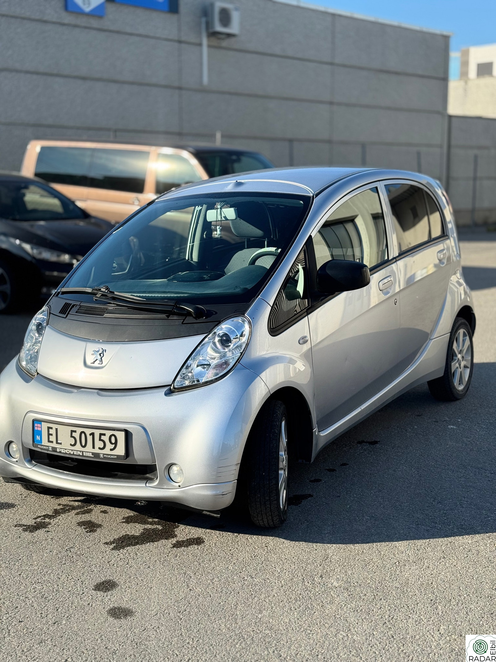 PEUGEOT iOn